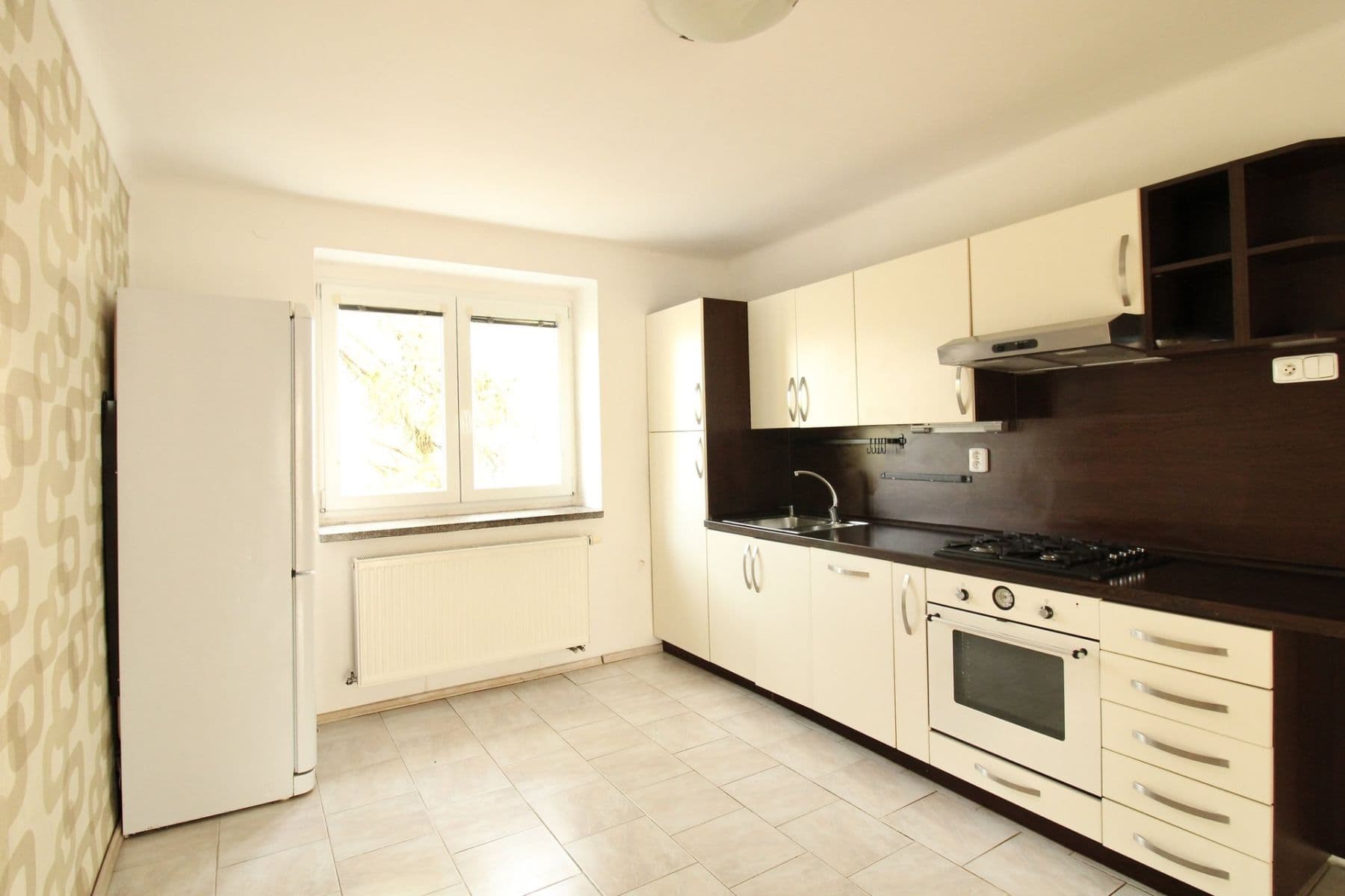 1 bedroom with open-plan kitchen flat to rent, 52 m², Petrohradská, Kladno, Středočeský Region 1 bedroom with open-plan kitchen flat to rent, 52 m², Petrohradská, Kladno, Středočeský Region