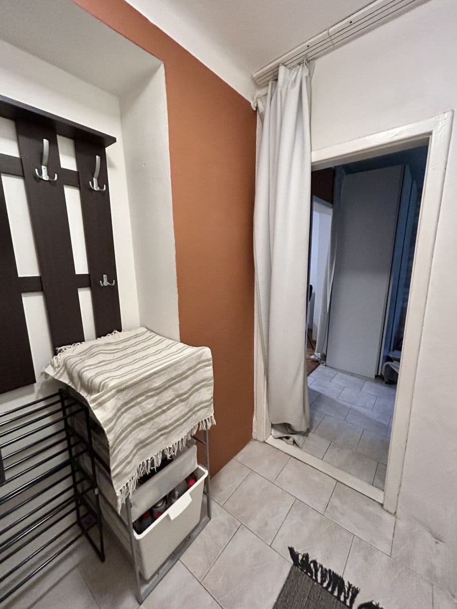 1 bedroom with open-plan kitchen flat to rent, 52 m², Petrohradská, Kladno, Středočeský Region 1 bedroom with open-plan kitchen flat to rent, 52 m², Petrohradská, Kladno, Středočeský Region