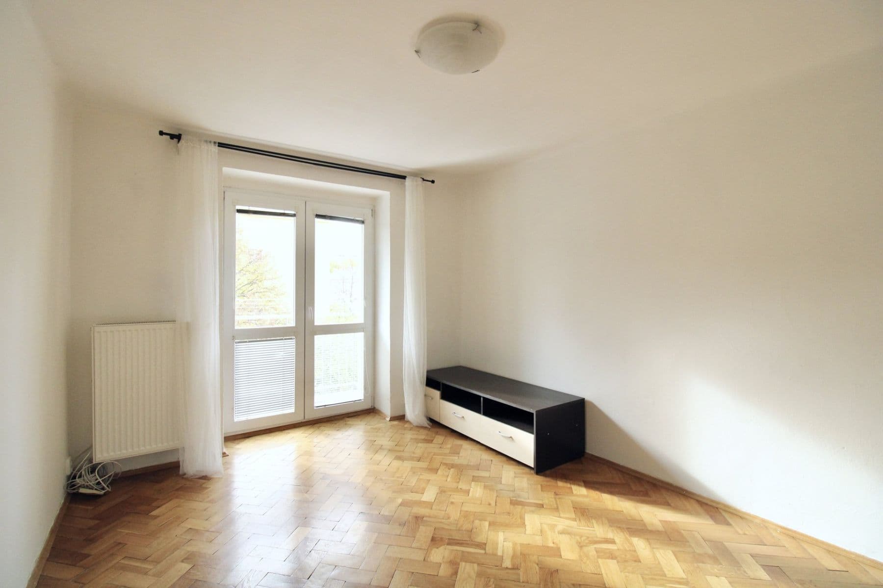 1 bedroom with open-plan kitchen flat to rent, 52 m², Petrohradská, Kladno, Středočeský Region 1 bedroom with open-plan kitchen flat to rent, 52 m², Petrohradská, Kladno, Středočeský Region