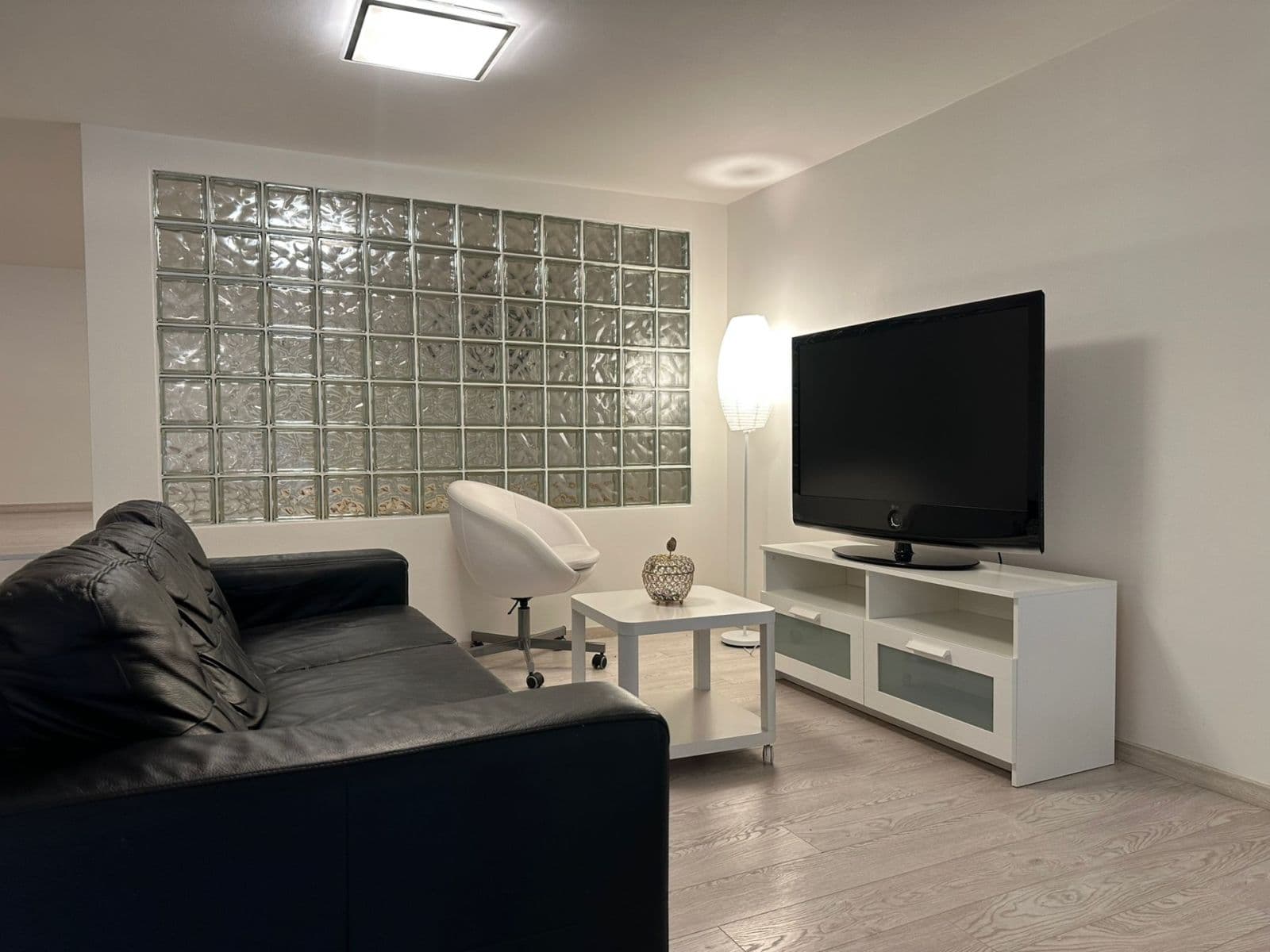 1 bedroom with open-plan kitchen flat for sale, 80 m², U Mlýnského kanálu, Prague, Prague 1 bedroom with open-plan kitchen flat for sale, 80 m², U Mlýnského kanálu, Prague, Prague