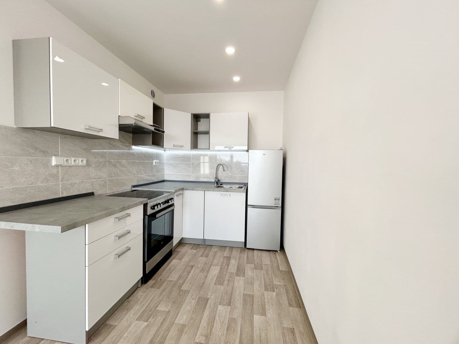 flat to rent, 45 m², Kpt. Stránského, Prague, Prague flat to rent, 45 m², Kpt. Stránského, Prague, Prague