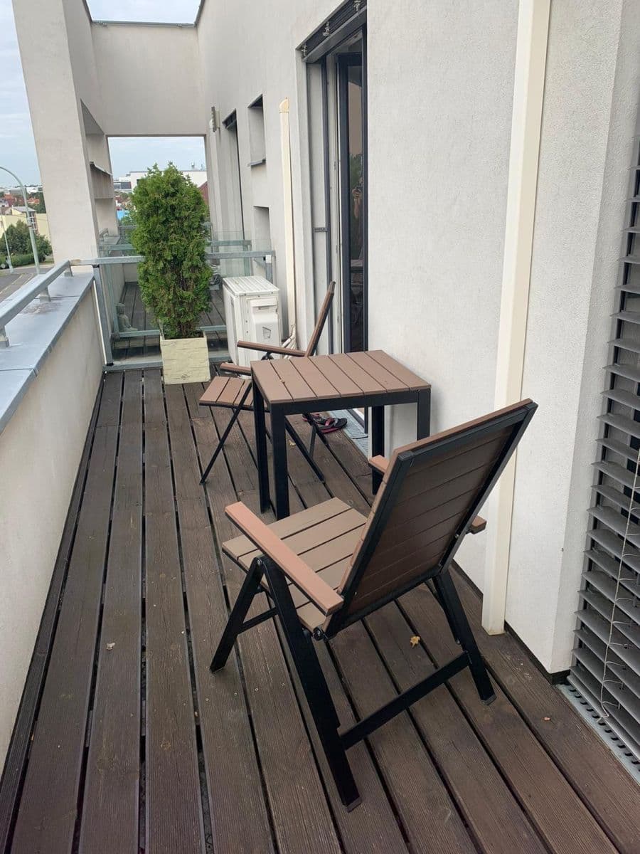 2 bedroom with open-plan kitchen flat to rent, 80 m², Květnového vítězství, Prague, Prague 2 bedroom with open-plan kitchen flat to rent, 80 m², Květnového vítězství, Prague, Prague