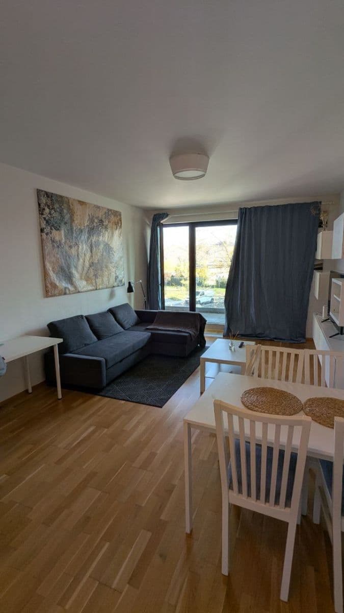 1 bedroom with open-plan kitchen flat to rent, 69 m², Korunní, Prague, Prague 1 bedroom with open-plan kitchen flat to rent, 69 m², Korunní, Prague, Prague