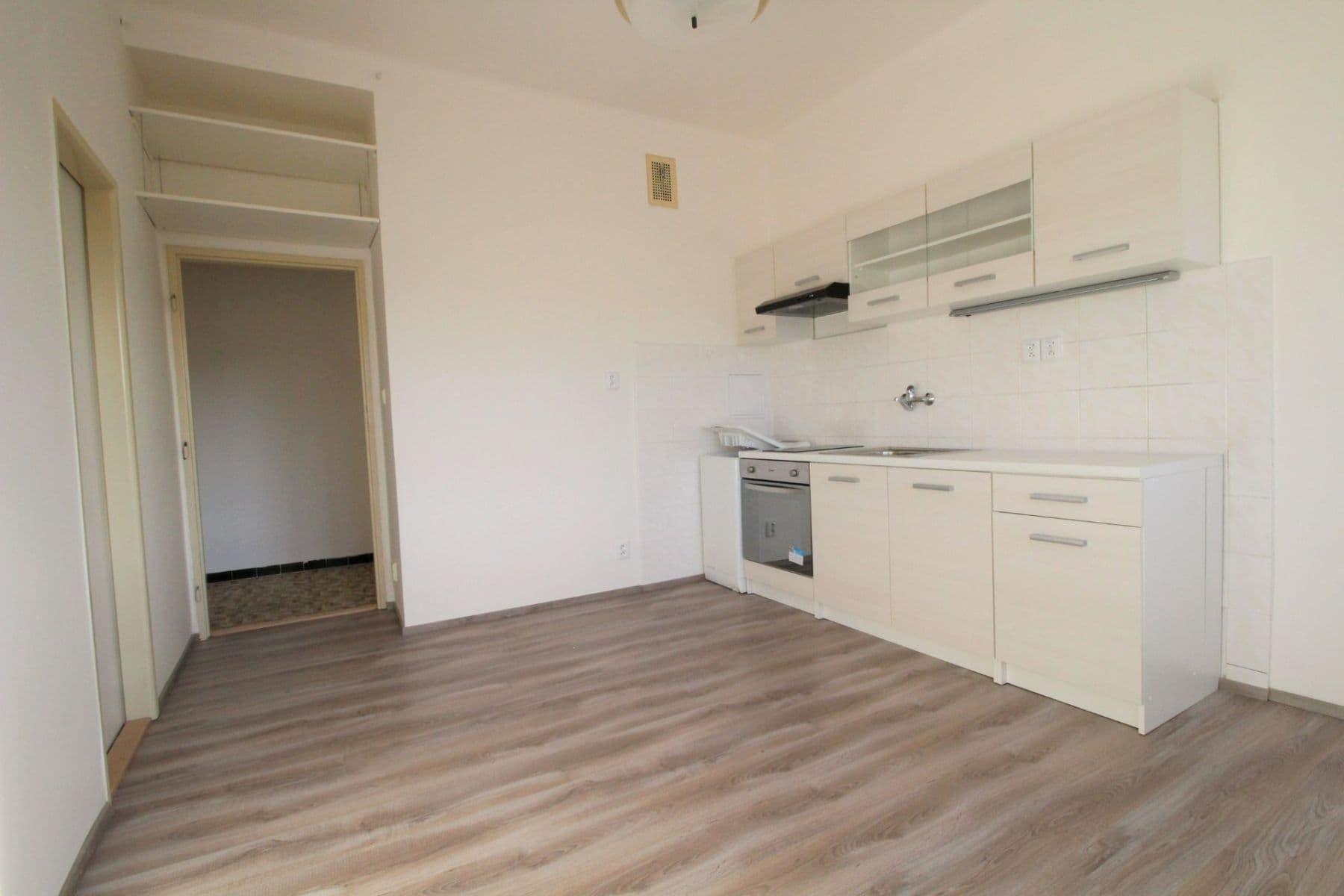 1 bedroom flat to rent, 43 m², náměstí 14. října, Prague, Prague 1 bedroom flat to rent, 43 m², náměstí 14. října, Prague, Prague