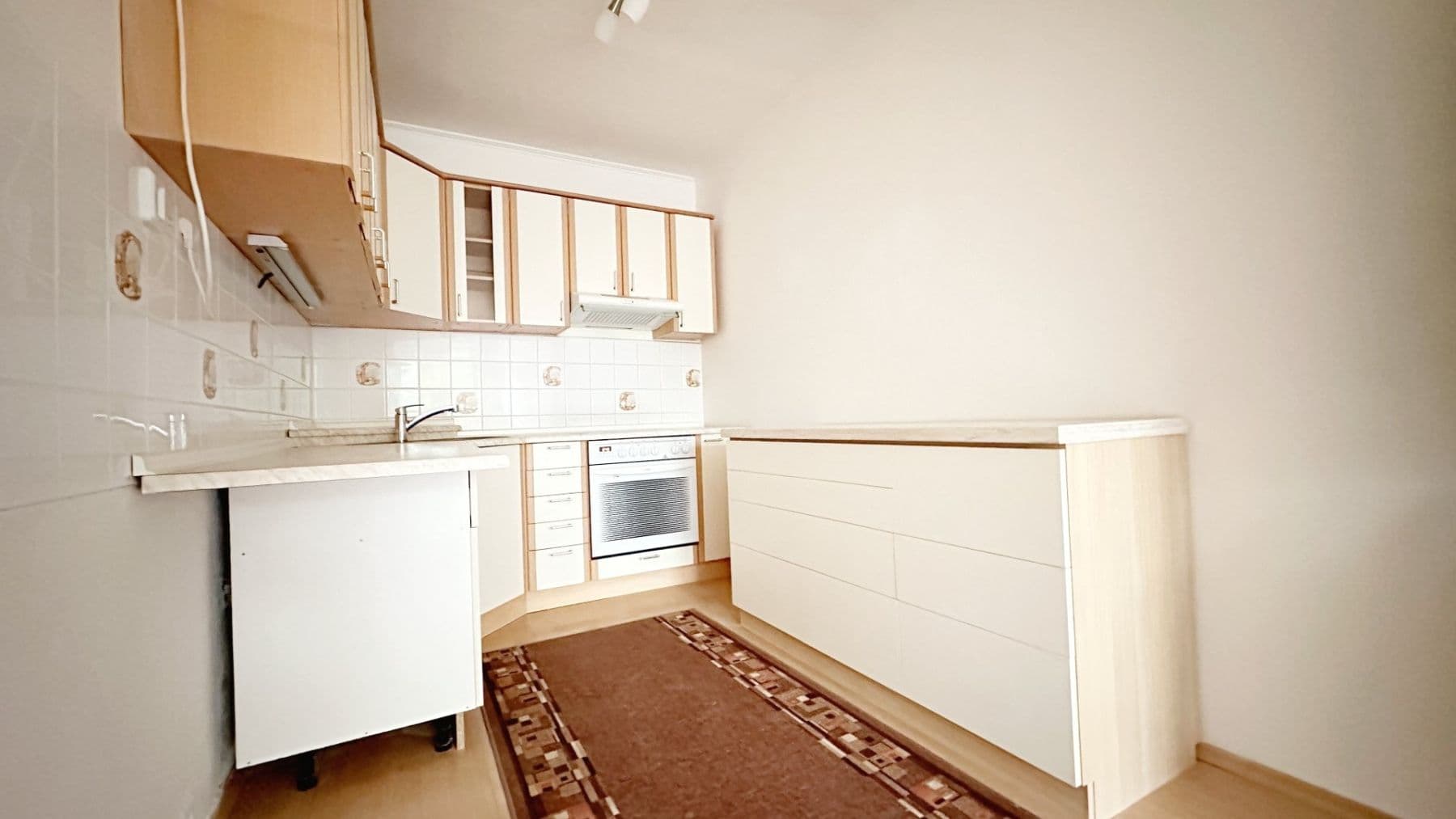 2 bedroom with open-plan kitchen flat to rent, 65 m², Hrudičkova, Prague, Prague 2 bedroom with open-plan kitchen flat to rent, 65 m², Hrudičkova, Prague, Prague