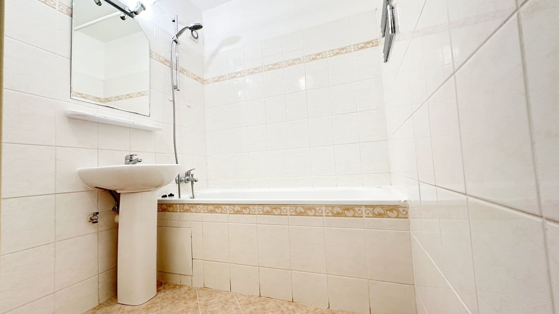 2 bedroom with open-plan kitchen flat to rent, 65 m², Hrudičkova, Prague, Prague 2 bedroom with open-plan kitchen flat to rent, 65 m², Hrudičkova, Prague, Prague