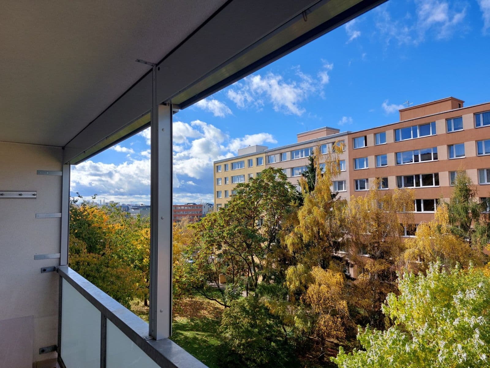 2 bedroom with open-plan kitchen flat to rent, 56 m², Kaplická, Prague, Prague 2 bedroom with open-plan kitchen flat to rent, 56 m², Kaplická, Prague, Prague