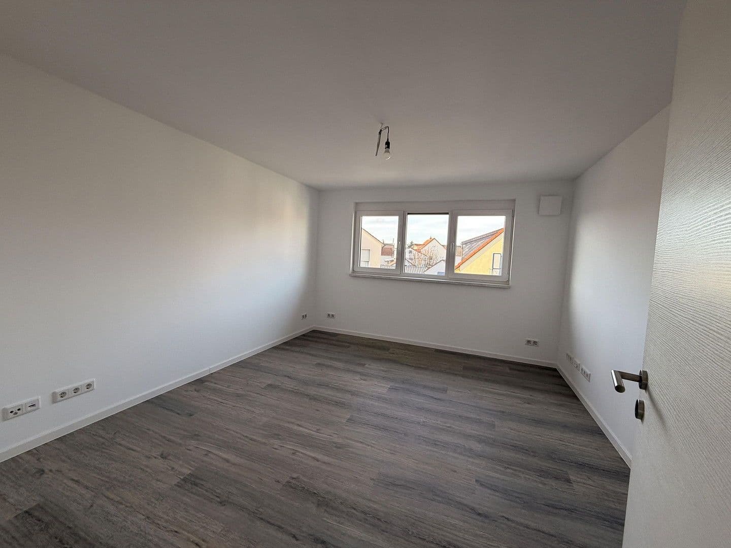 2 bedroom with open-plan kitchen flat to rent, 80 m², Römerberg, Rhineland-Palatinate 2 bedroom with open-plan kitchen flat to rent, 80 m², Römerberg, Rhineland-Palatinate