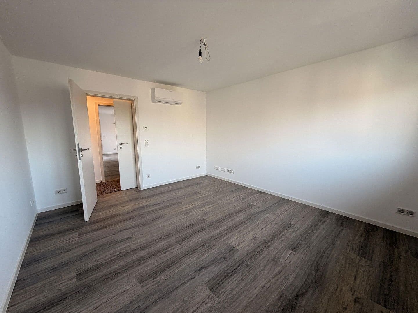 2 bedroom with open-plan kitchen flat to rent, 80 m², Römerberg, Rhineland-Palatinate 2 bedroom with open-plan kitchen flat to rent, 80 m², Römerberg, Rhineland-Palatinate