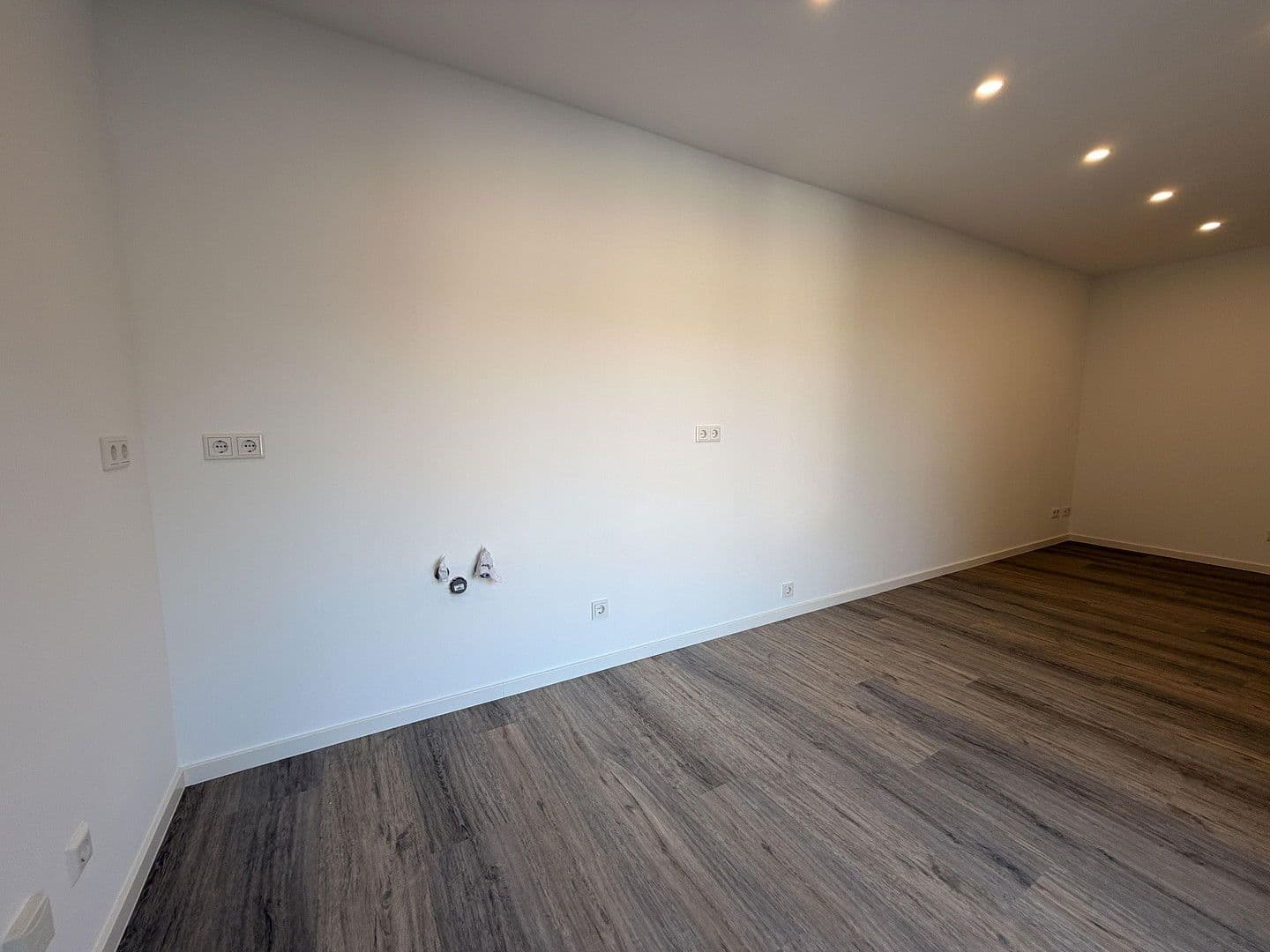 2 bedroom with open-plan kitchen flat to rent, 80 m², Römerberg, Rhineland-Palatinate 2 bedroom with open-plan kitchen flat to rent, 80 m², Römerberg, Rhineland-Palatinate