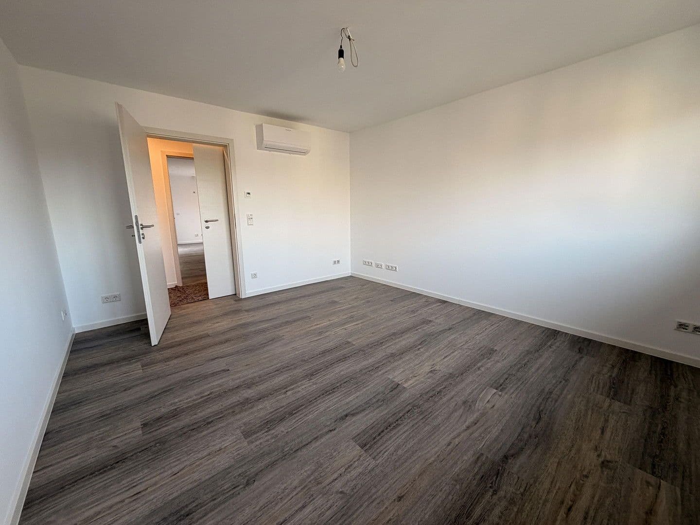 2 bedroom with open-plan kitchen flat to rent, 80 m², Römerberg, Rhineland-Palatinate 2 bedroom with open-plan kitchen flat to rent, 80 m², Römerberg, Rhineland-Palatinate