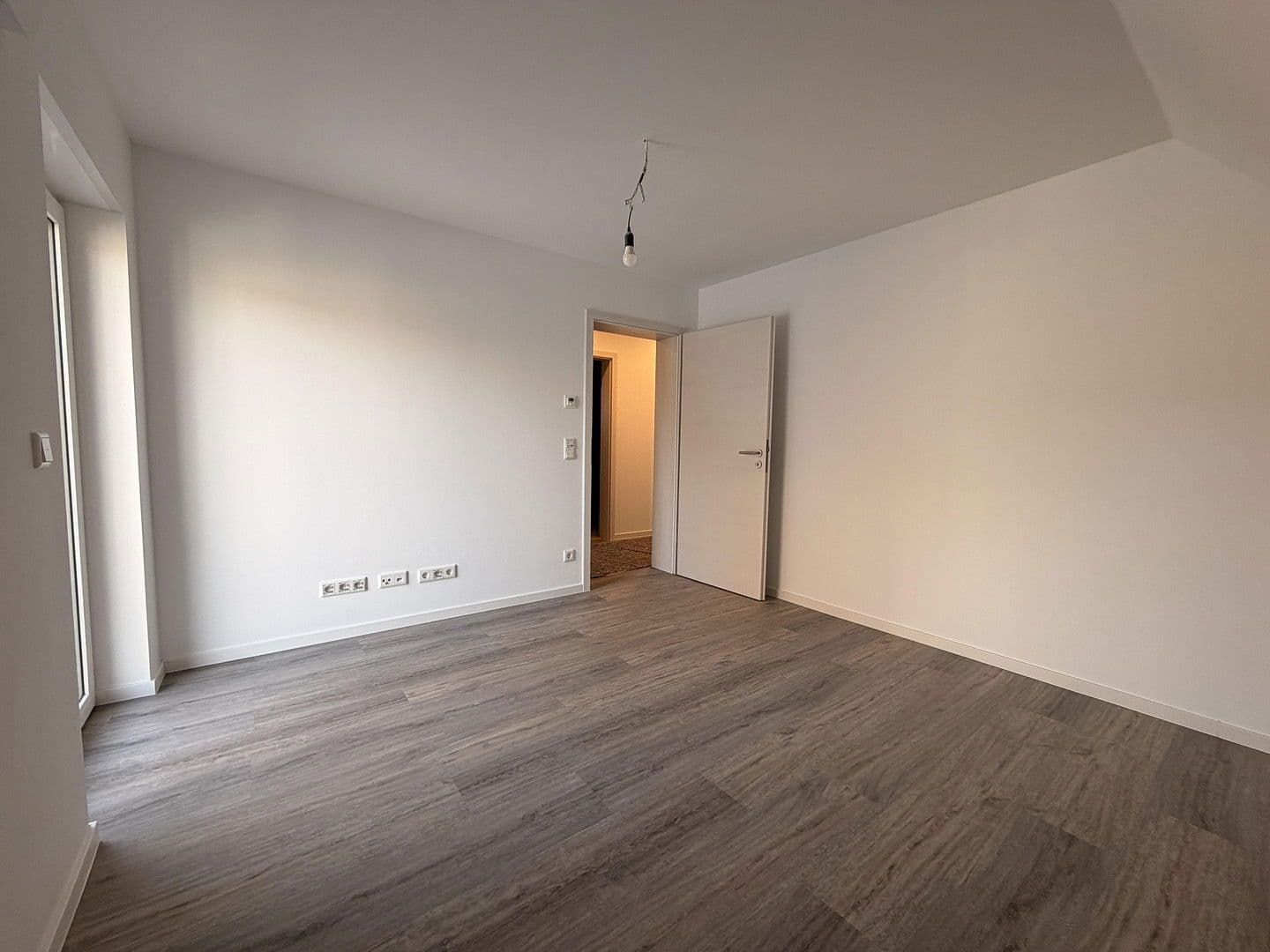 2 bedroom with open-plan kitchen flat to rent, 80 m², Römerberg, Rhineland-Palatinate 2 bedroom with open-plan kitchen flat to rent, 80 m², Römerberg, Rhineland-Palatinate