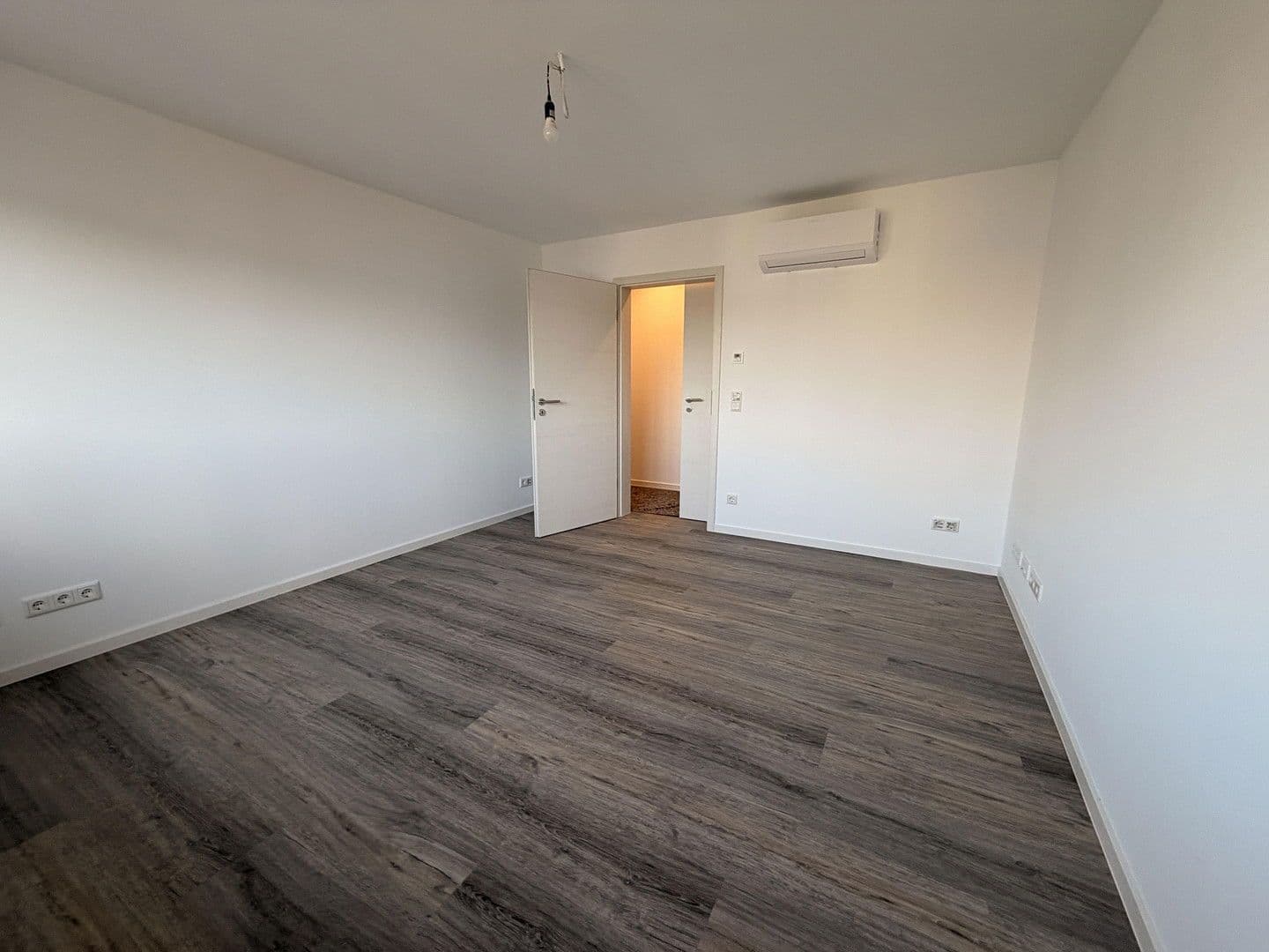 2 bedroom with open-plan kitchen flat to rent, 80 m², Römerberg, Rhineland-Palatinate 2 bedroom with open-plan kitchen flat to rent, 80 m², Römerberg, Rhineland-Palatinate
