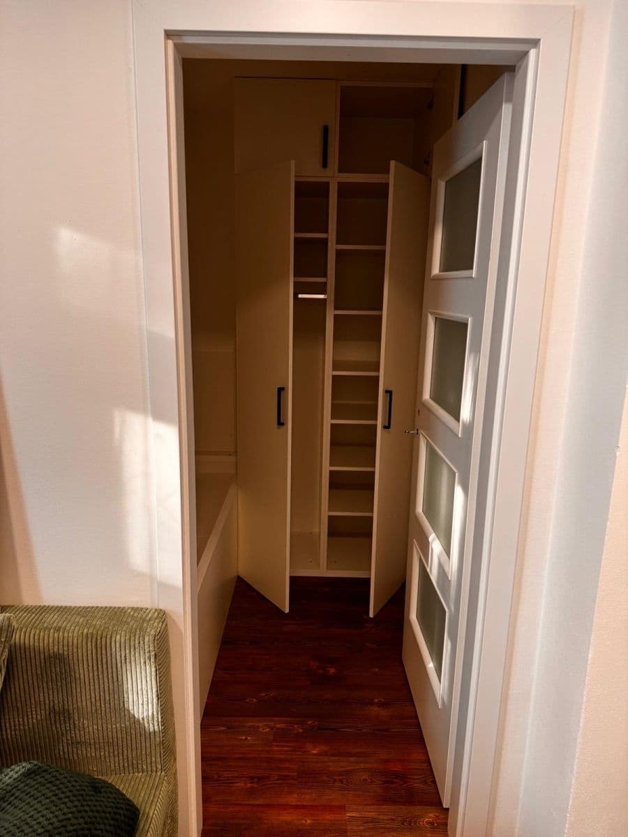 1 bedroom with open-plan kitchen flat to rent, 25 m², V Zahrádkách, Ústí nad Labem, Ústecký Region 1 bedroom with open-plan kitchen flat to rent, 25 m², V Zahrádkách, Ústí nad Labem, Ústecký Region