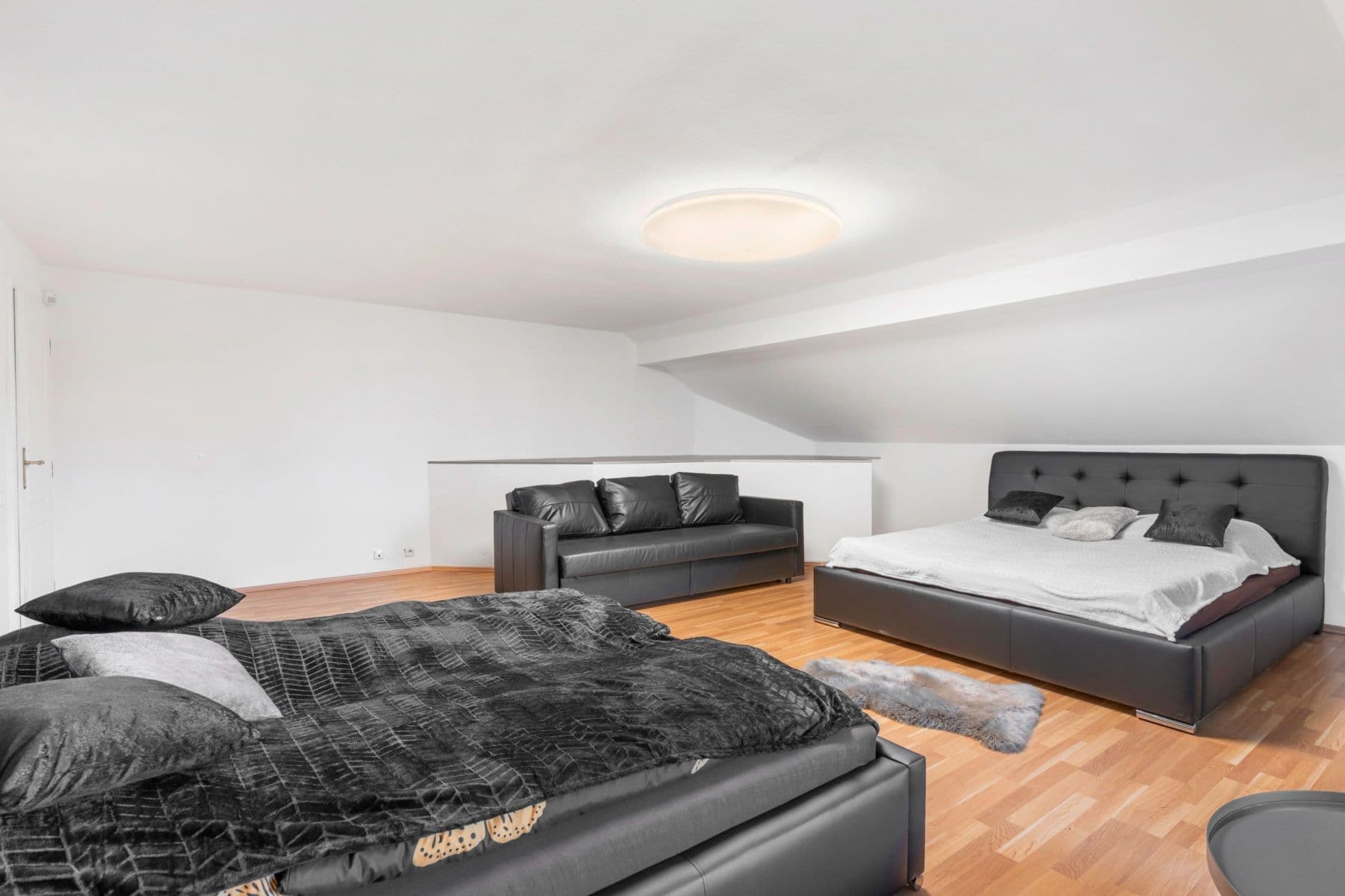 flat to rent, 750 m², Karla Tomáše, Prague, Prague flat to rent, 750 m², Karla Tomáše, Prague, Prague