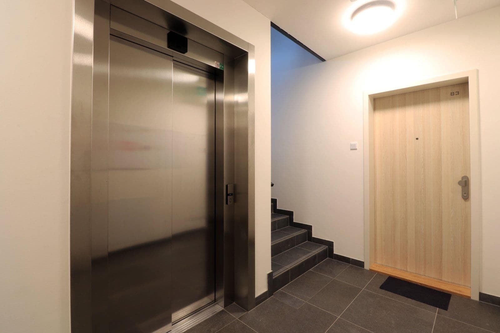 2 bedroom with open-plan kitchen flat to rent, 75 m², Dagmar Burešové, Prague, Prague 2 bedroom with open-plan kitchen flat to rent, 75 m², Dagmar Burešové, Prague, Prague