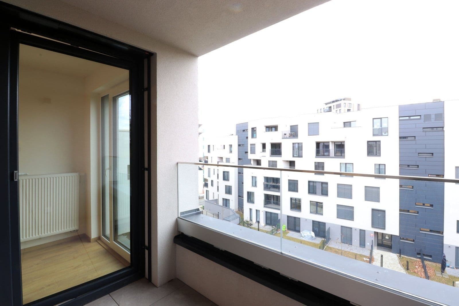 2 bedroom with open-plan kitchen flat to rent, 75 m², Dagmar Burešové, Prague, Prague 2 bedroom with open-plan kitchen flat to rent, 75 m², Dagmar Burešové, Prague, Prague