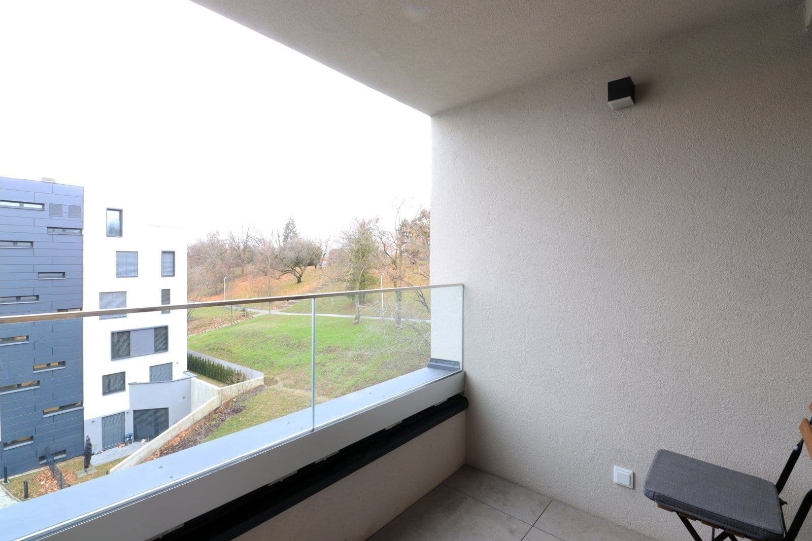 2 bedroom with open-plan kitchen flat to rent, 75 m², Dagmar Burešové, Prague, Prague 2 bedroom with open-plan kitchen flat to rent, 75 m², Dagmar Burešové, Prague, Prague