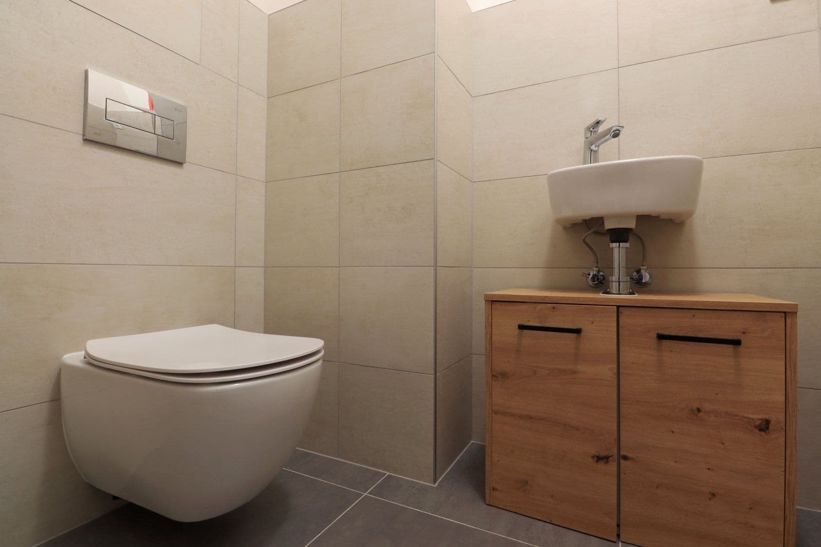 2 bedroom with open-plan kitchen flat to rent, 75 m², Dagmar Burešové, Prague, Prague 2 bedroom with open-plan kitchen flat to rent, 75 m², Dagmar Burešové, Prague, Prague