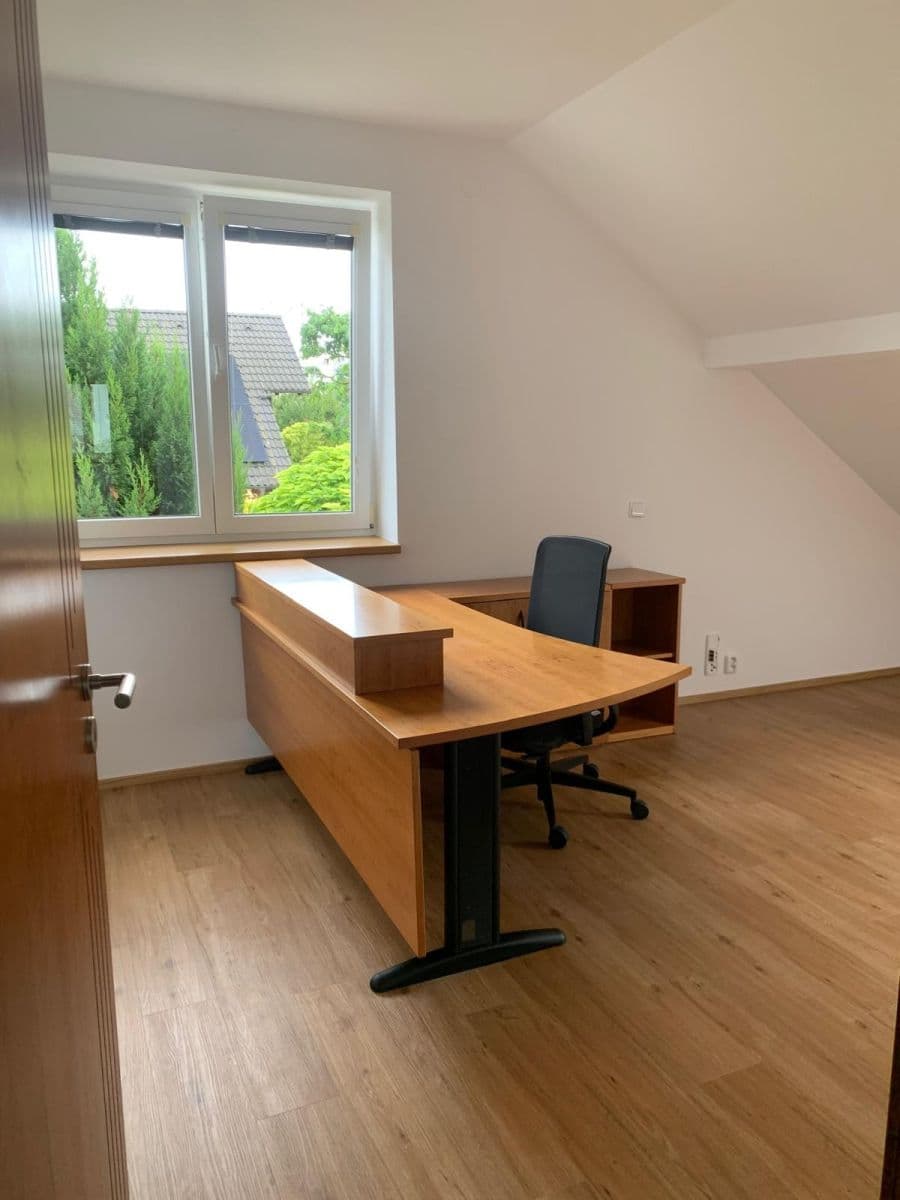 house to rent, 280 m², Keltská, Statenice, Středočeský Region house to rent, 280 m², Keltská, Statenice, Středočeský Region