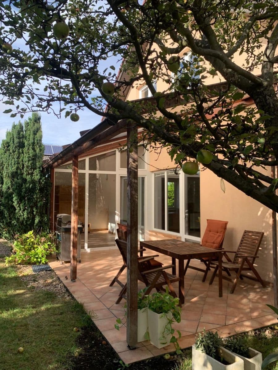 house to rent, 280 m², Keltská, Statenice, Středočeský Region house to rent, 280 m², Keltská, Statenice, Středočeský Region