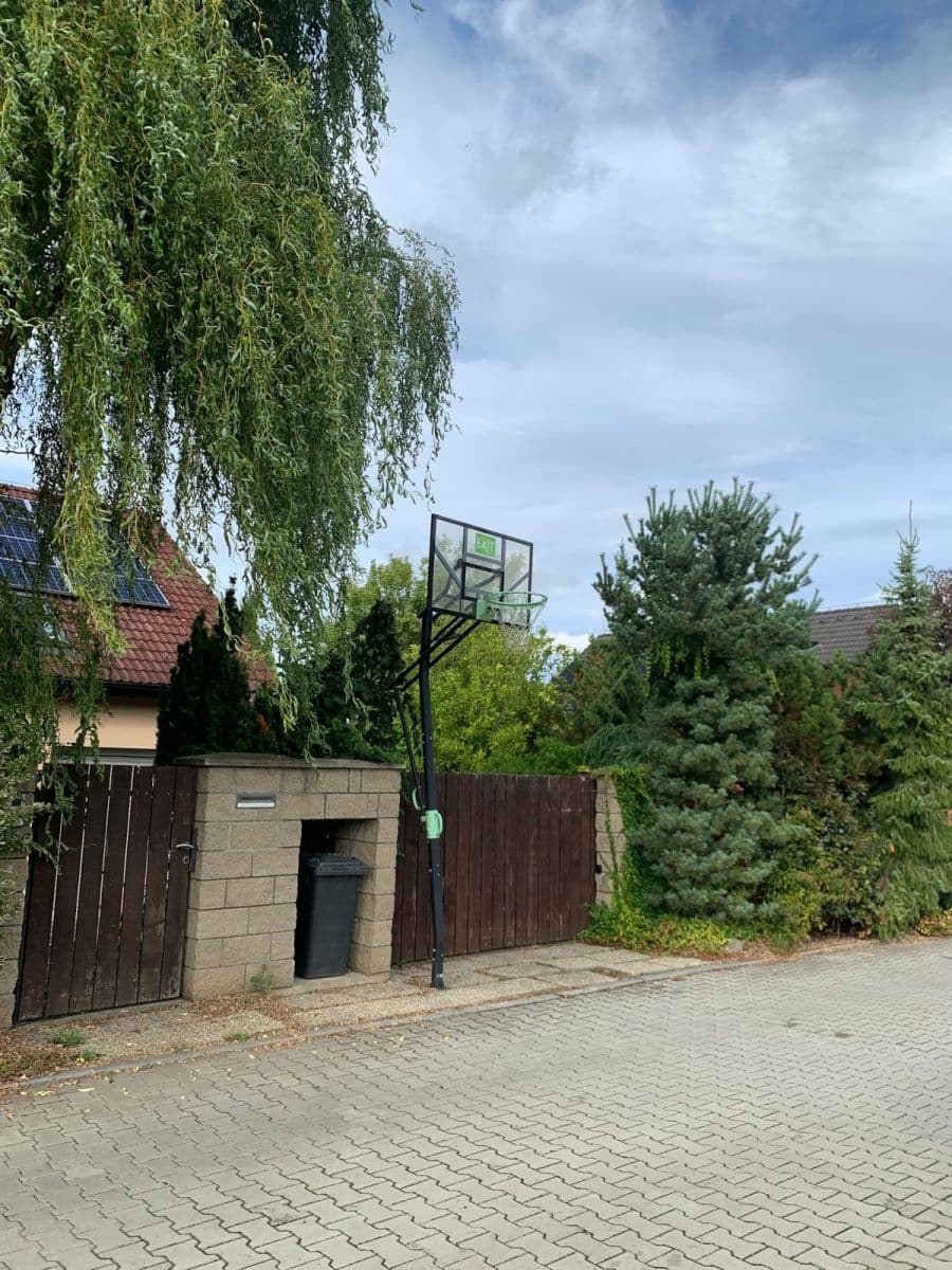 house to rent, 280 m², Keltská, Statenice, Středočeský Region house to rent, 280 m², Keltská, Statenice, Středočeský Region