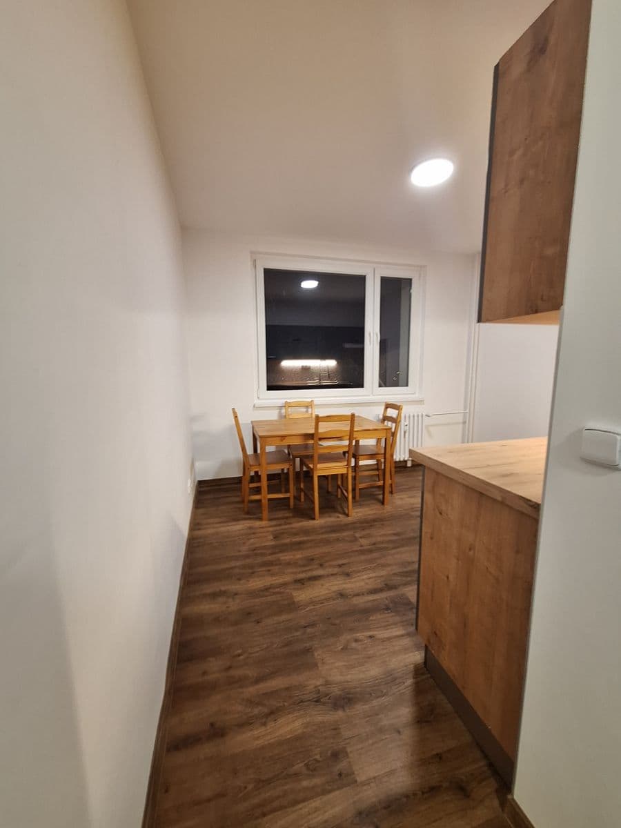 1 bedroom flat to rent, 41 m², třída Edvarda Beneše, Hradec Králové, Královéhradecký Region 1 bedroom flat to rent, 41 m², třída Edvarda Beneše, Hradec Králové, Královéhradecký Region