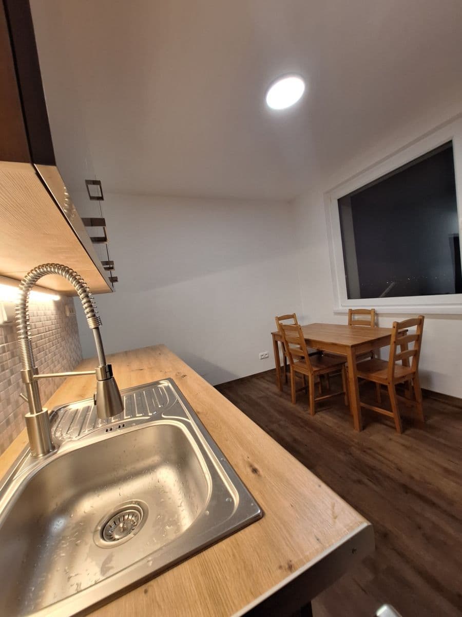 1 bedroom flat to rent, 41 m², třída Edvarda Beneše, Hradec Králové, Královéhradecký Region 1 bedroom flat to rent, 41 m², třída Edvarda Beneše, Hradec Králové, Královéhradecký Region