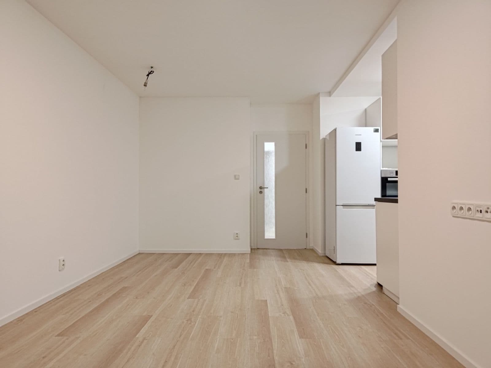 3 bedroom with open-plan kitchen flat to rent, 77 m², Heranova, Prague, Prague 3 bedroom with open-plan kitchen flat to rent, 77 m², Heranova, Prague, Prague