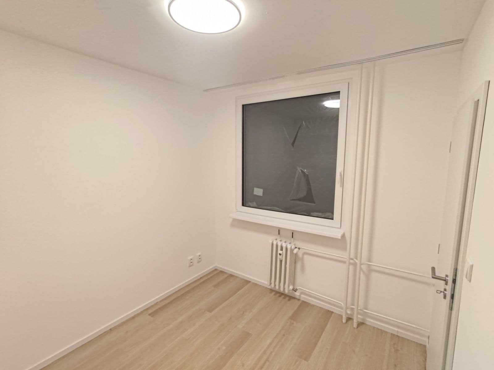 3 bedroom with open-plan kitchen flat to rent, 77 m², Heranova, Prague, Prague 3 bedroom with open-plan kitchen flat to rent, 77 m², Heranova, Prague, Prague