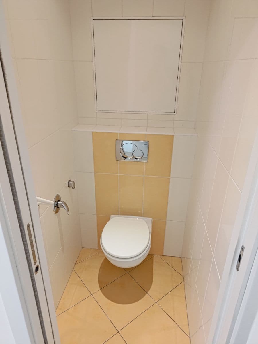 3 bedroom with open-plan kitchen flat to rent, 77 m², Heranova, Prague, Prague 3 bedroom with open-plan kitchen flat to rent, 77 m², Heranova, Prague, Prague