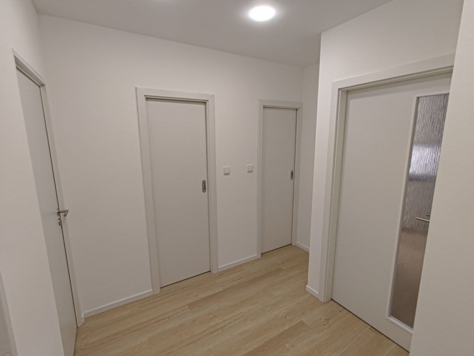 3 bedroom with open-plan kitchen flat to rent, 77 m², Heranova, Prague, Prague 3 bedroom with open-plan kitchen flat to rent, 77 m², Heranova, Prague, Prague