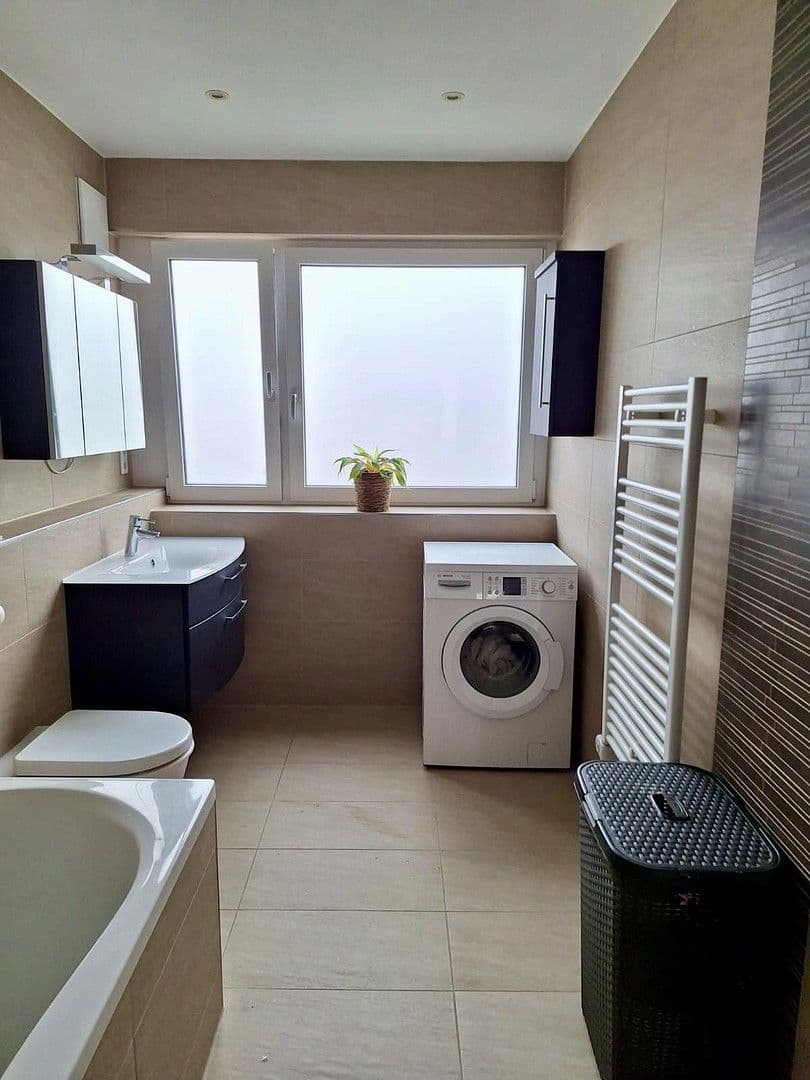 3 bedroom with open-plan kitchen flat to rent, 120 m², Heilbronn, Baden-Württemberg 3 bedroom with open-plan kitchen flat to rent, 120 m², Heilbronn, Baden-Württemberg