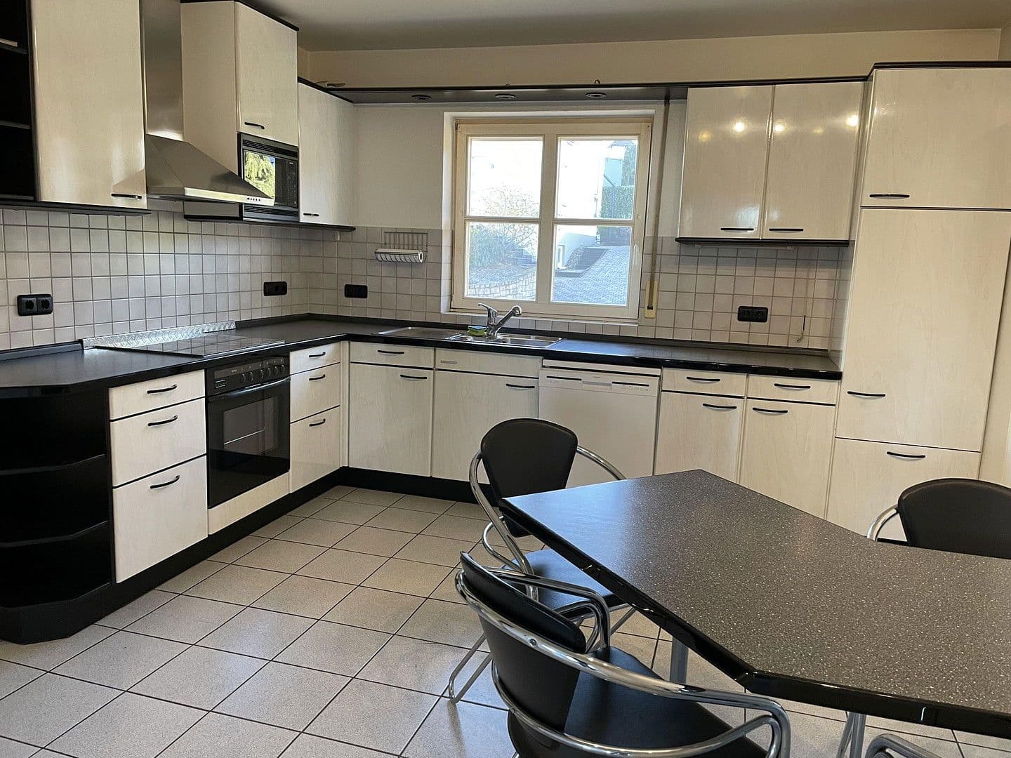 4 bedroom flat to rent, 165 m², Wincheringen, Rhineland-Palatinate 4 bedroom flat to rent, 165 m², Wincheringen, Rhineland-Palatinate