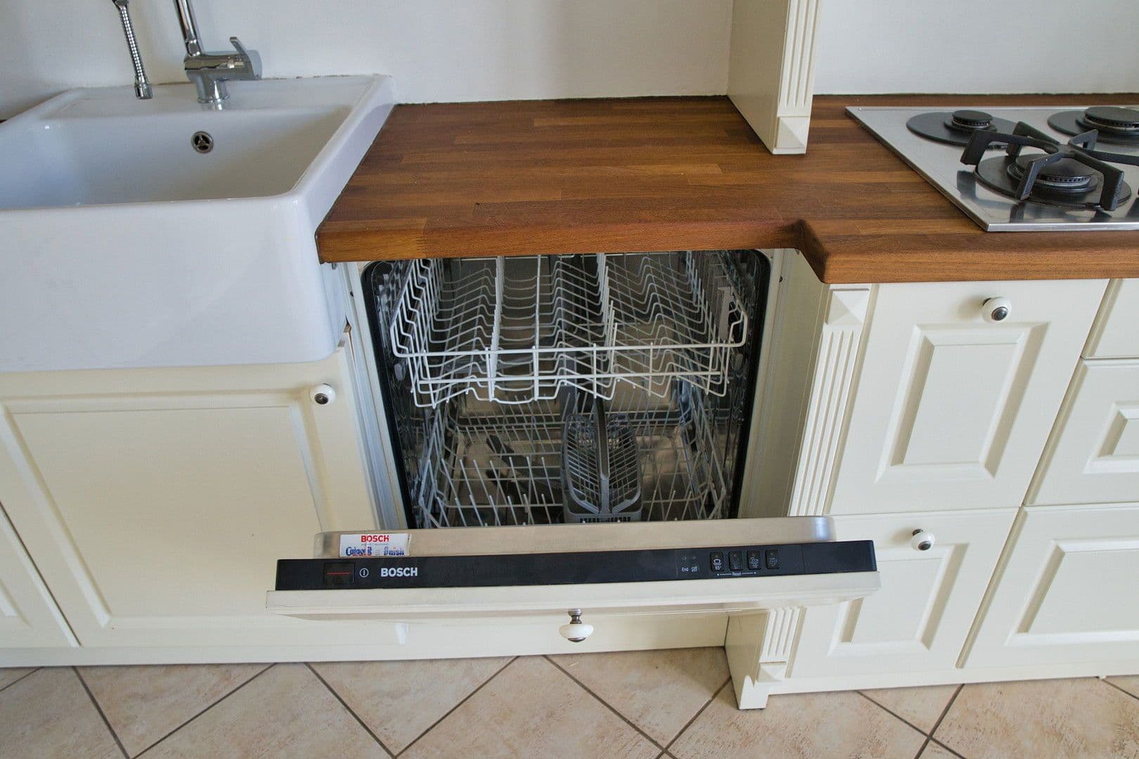 3 bedroom flat to rent, 114 m², Wilhelm-von-Capitaine Strasse 18, Köln, North Rhine-Westphalia 3 bedroom flat to rent, 114 m², Wilhelm-von-Capitaine Strasse 18, Köln, North Rhine-Westphalia