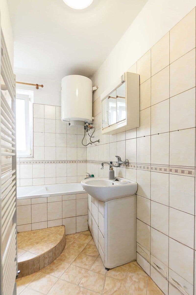 3 bedroom flat for sale, 70 m², 1. máje, Uhlířské Janovice, Středočeský Region 3 bedroom flat for sale, 70 m², 1. máje, Uhlířské Janovice, Středočeský Region