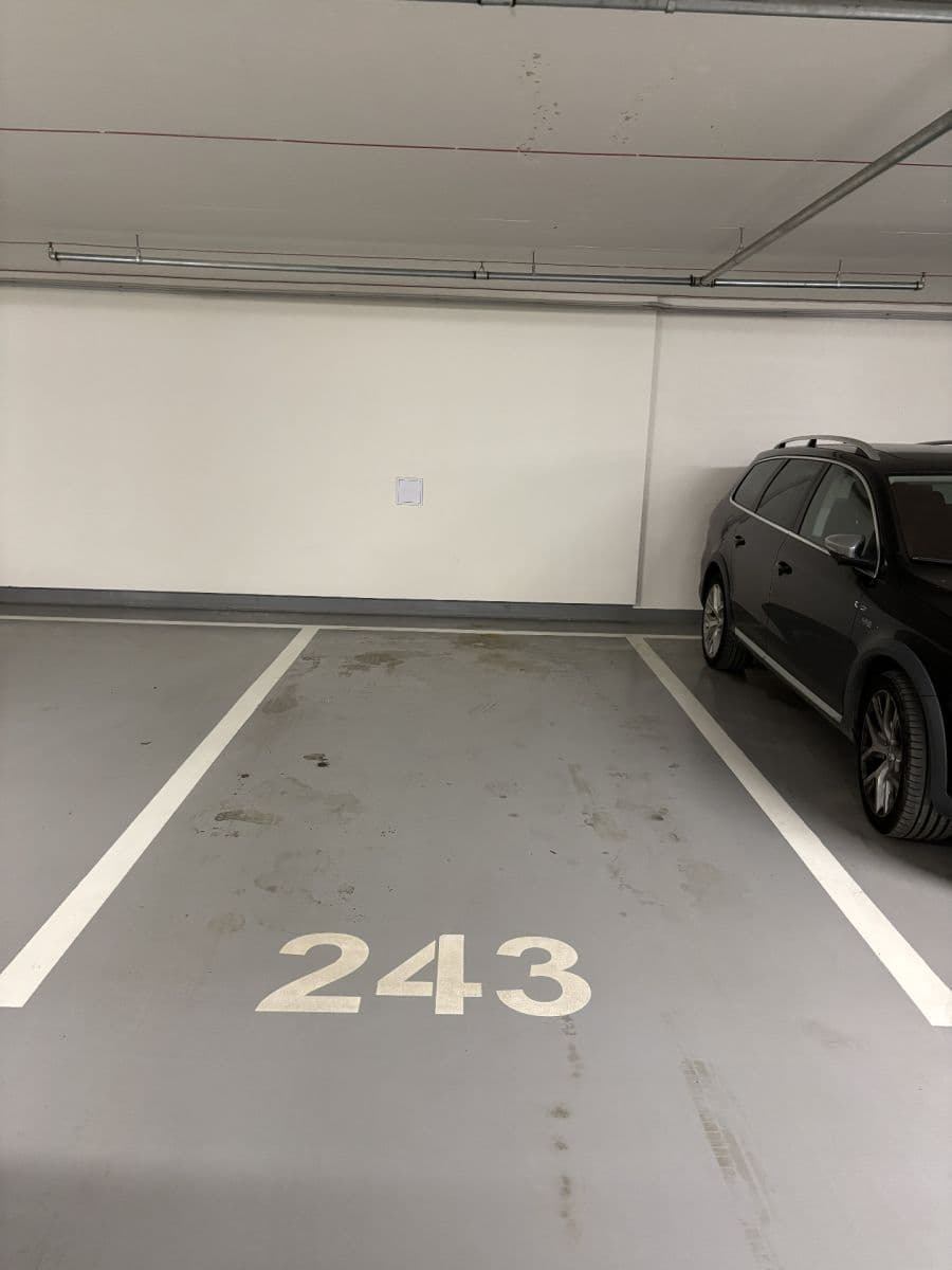 1 bedroom with open-plan kitchen flat to rent, 67 m², Čumpelíkova, Prague, Prague 1 bedroom with open-plan kitchen flat to rent, 67 m², Čumpelíkova, Prague, Prague