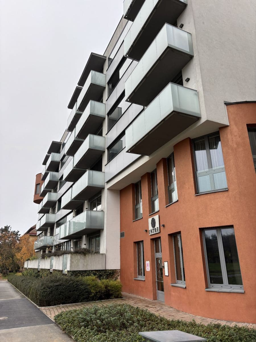 1 bedroom with open-plan kitchen flat to rent, 67 m², Čumpelíkova, Prague, Prague 1 bedroom with open-plan kitchen flat to rent, 67 m², Čumpelíkova, Prague, Prague