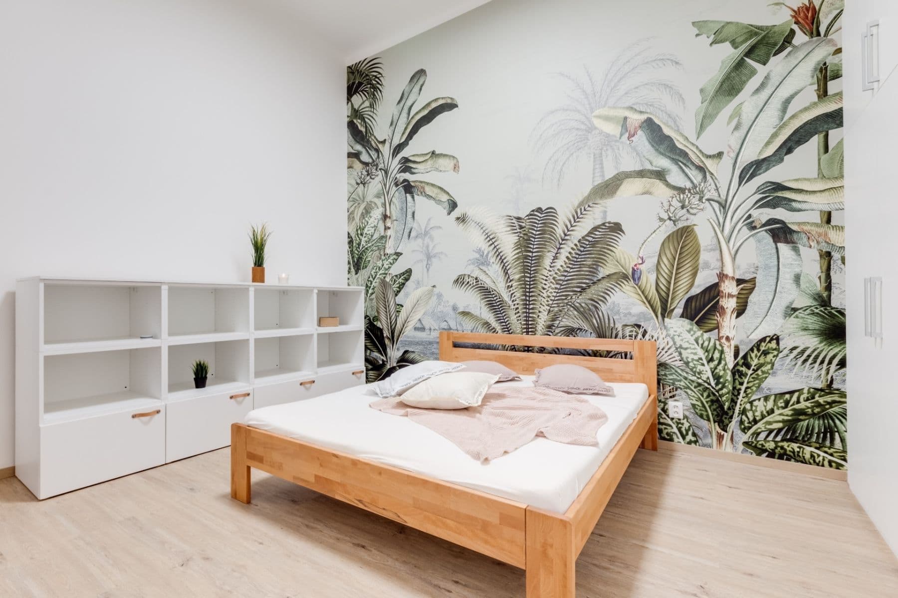 1 bedroom with open-plan kitchen flat to rent, 55 m², Prvního pluku, Prague, Prague 1 bedroom with open-plan kitchen flat to rent, 55 m², Prvního pluku, Prague, Prague