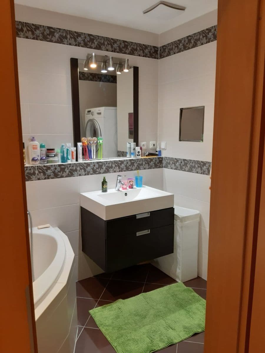 2 bedroom with open-plan kitchen flat to rent, 81 m², Prague, Prague 2 bedroom with open-plan kitchen flat to rent, 81 m², Prague, Prague