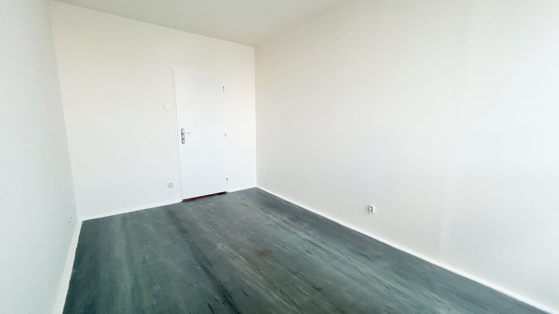 2 bedroom with open-plan kitchen flat to rent, 69 m², náměstí Sítná, Kladno, Středočeský Region 2 bedroom with open-plan kitchen flat to rent, 69 m², náměstí Sítná, Kladno, Středočeský Region