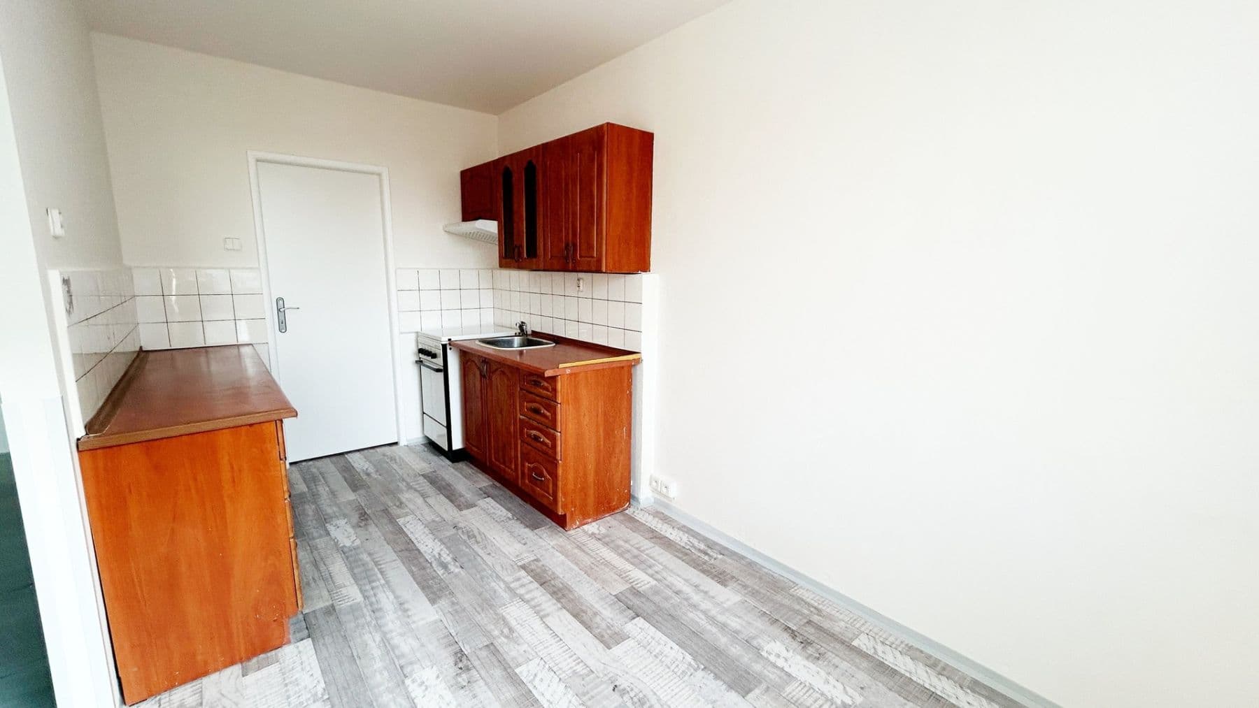 2 bedroom with open-plan kitchen flat to rent, 69 m², náměstí Sítná, Kladno, Středočeský Region 2 bedroom with open-plan kitchen flat to rent, 69 m², náměstí Sítná, Kladno, Středočeský Region