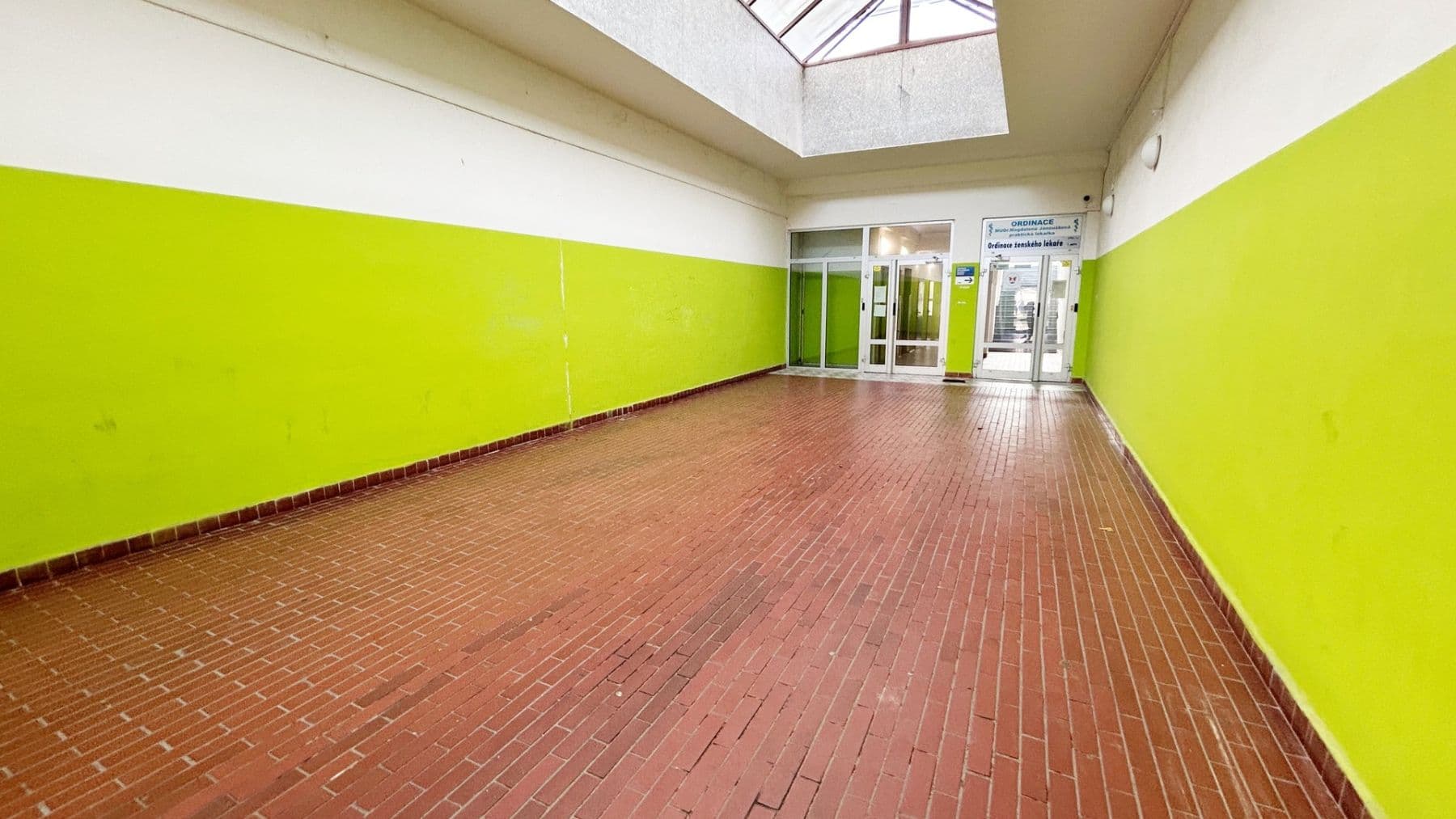 2 bedroom with open-plan kitchen flat to rent, 69 m², náměstí Sítná, Kladno, Středočeský Region 2 bedroom with open-plan kitchen flat to rent, 69 m², náměstí Sítná, Kladno, Středočeský Region