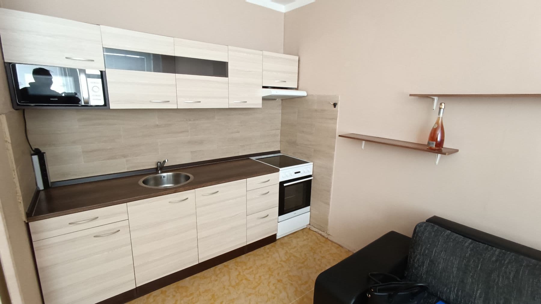 1 bedroom with open-plan kitchen flat to rent, 48 m², Borského, Prague, Prague 1 bedroom with open-plan kitchen flat to rent, 48 m², Borského, Prague, Prague