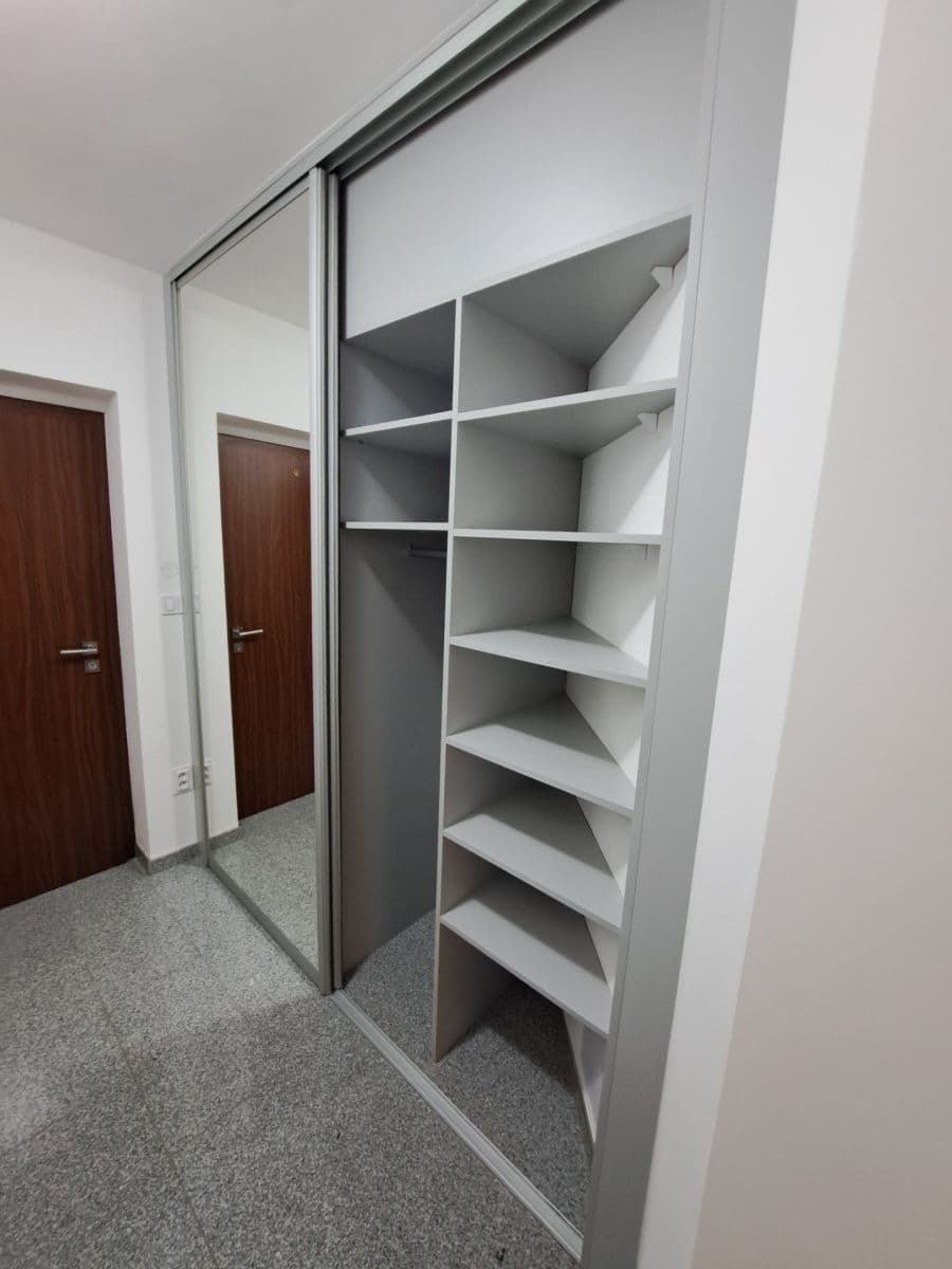 2 bedroom with open-plan kitchen flat to rent, 78 m², Velvarská, Horoměřice, Středočeský Region 2 bedroom with open-plan kitchen flat to rent, 78 m², Velvarská, Horoměřice, Středočeský Region