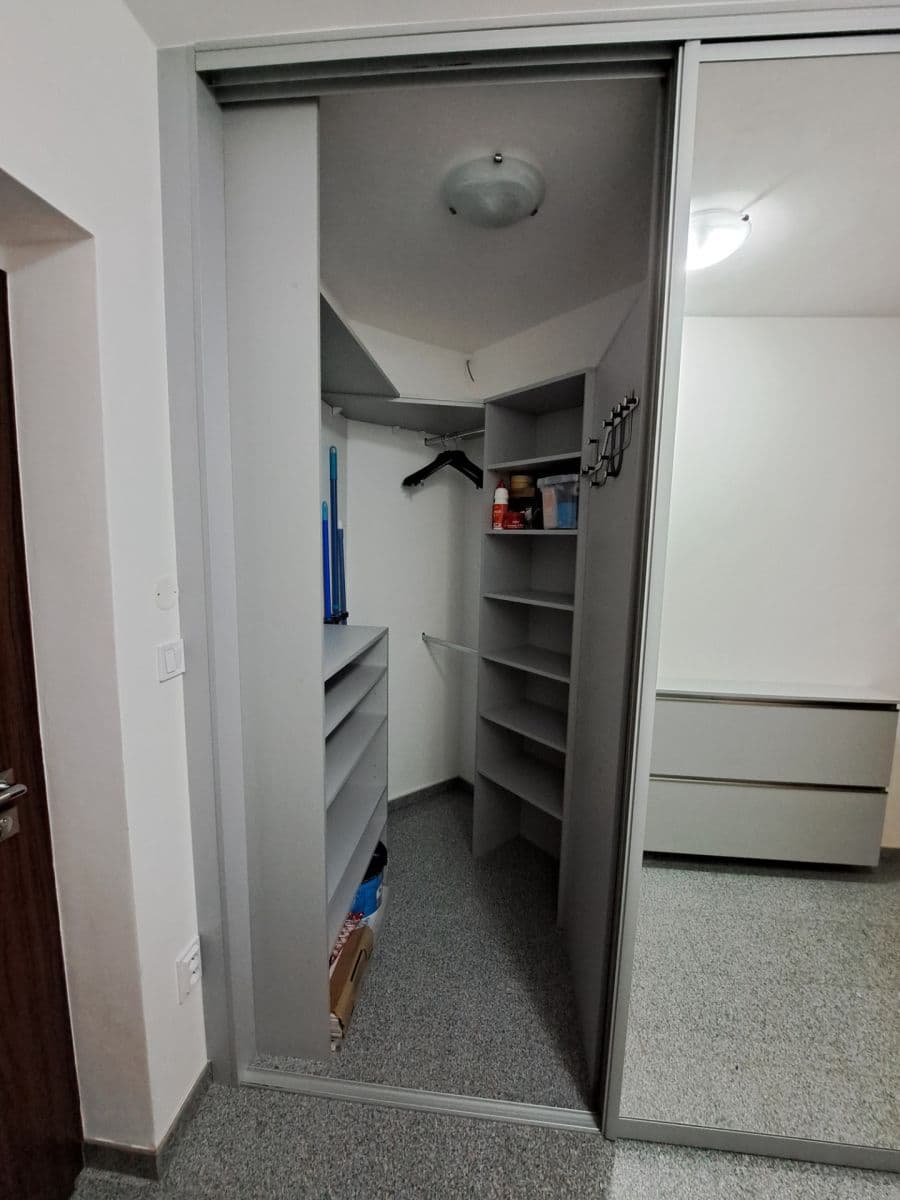 2 bedroom with open-plan kitchen flat to rent, 78 m², Velvarská, Horoměřice, Středočeský Region 2 bedroom with open-plan kitchen flat to rent, 78 m², Velvarská, Horoměřice, Středočeský Region