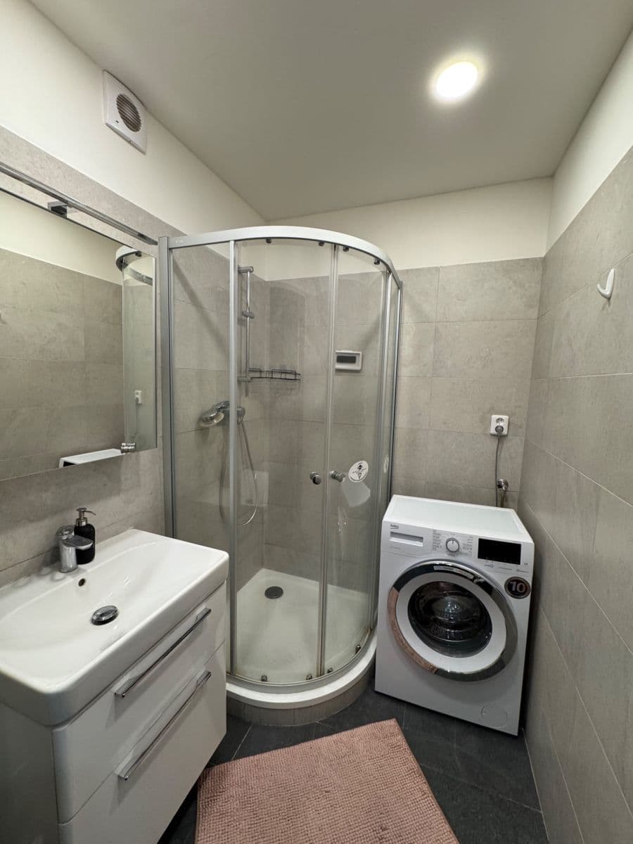 1 bedroom with open-plan kitchen flat for sale, 43 m², Kurčatovova, Prague, Prague 1 bedroom with open-plan kitchen flat for sale, 43 m², Kurčatovova, Prague, Prague