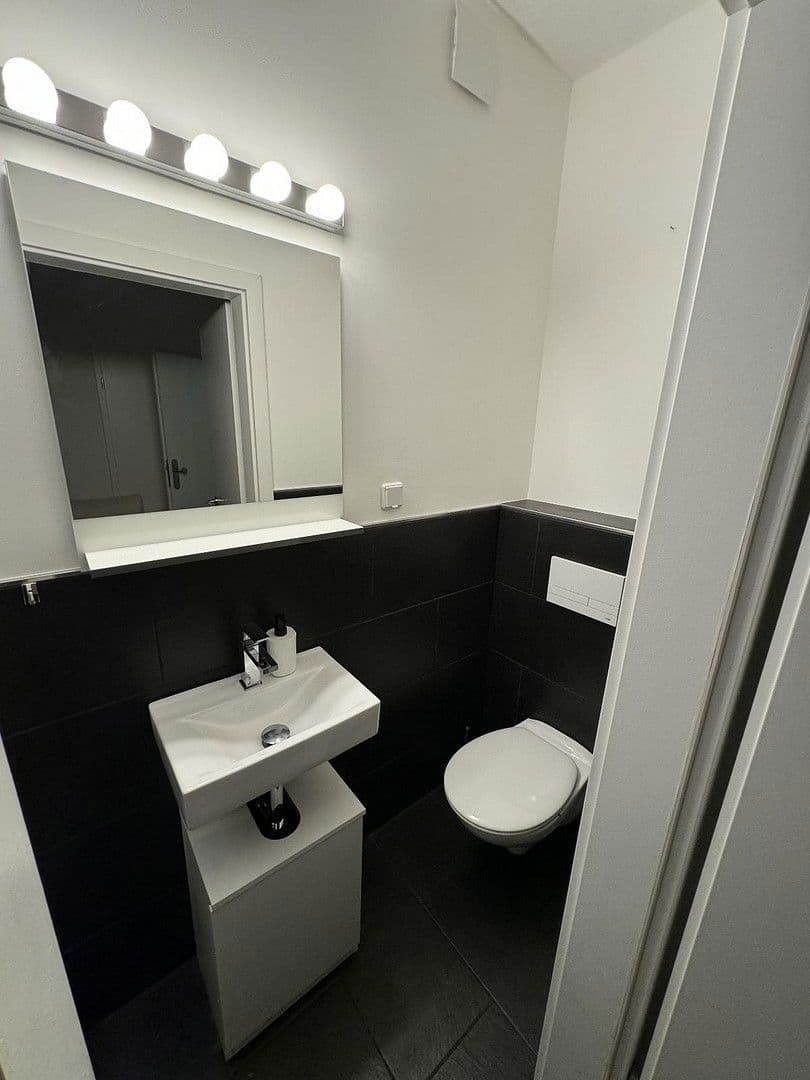 house for sale, 1,560 m², Halle, Saxony-Anhalt house for sale, 1,560 m², Halle, Saxony-Anhalt