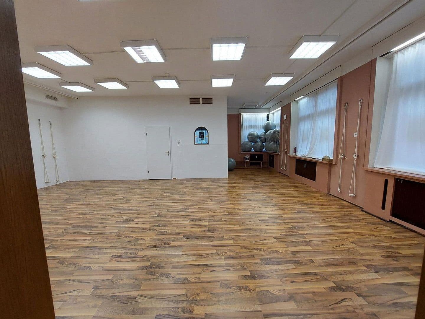 non-residential property to rent, 100 m², Langenberger Straße, Velbert, North Rhine-Westphalia non-residential property to rent, 100 m², Langenberger Straße, Velbert, North Rhine-Westphalia