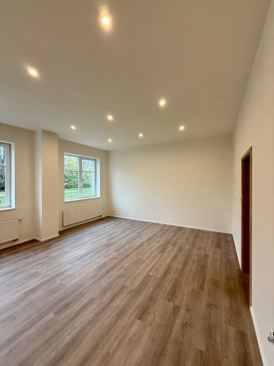 1 bedroom with open-plan kitchen flat for sale, 65 m², Topolová, Milovice, Středočeský Region 1 bedroom with open-plan kitchen flat for sale, 65 m², Topolová, Milovice, Středočeský Region